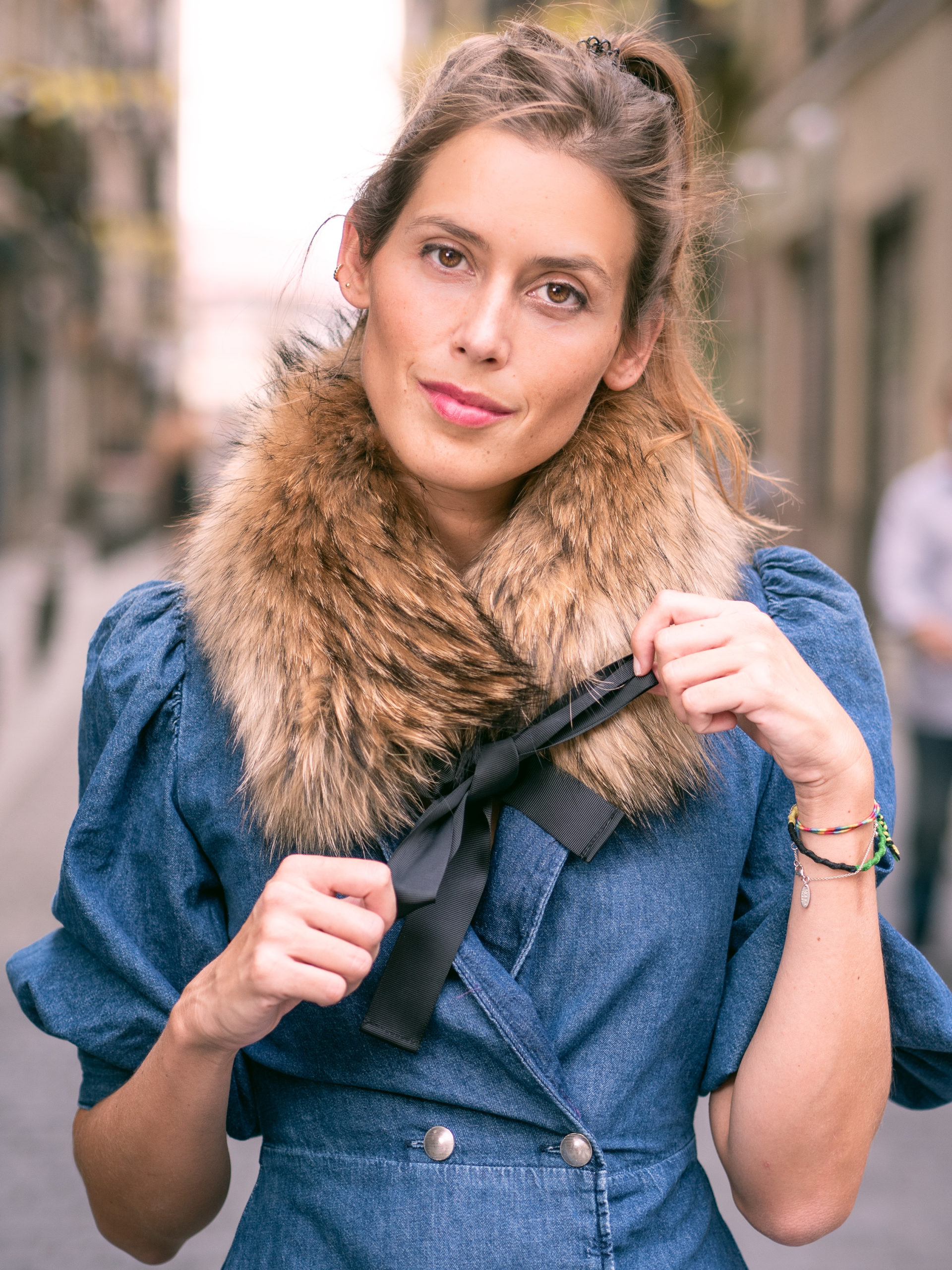 Cuello con lazada natural - Imagen 4